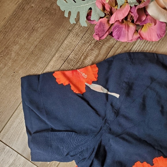 NWT BANANA REPUBLIC Men's Standard Fit Rayon Vacation Shirt Size Small Blue - Picture 11 of 16